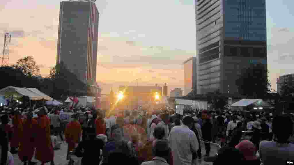 The Delta IV Heavy rocket with the Orion spacecraft lifts off from the Cape Canaveral Air Force Station in Cape Canaveral, Florida, Dec. 5, 2014.