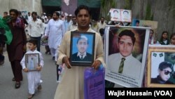 Hình ảnh các nạn nhân của vụ tấn công trường học ở Pashawar.