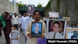  ជនរងគ្រោះ​ពី​ការ​វាយប្រហារ​សាលរៀន​យោធាន​មួយ​នៅ​ប៉ាគីស្ថាន។