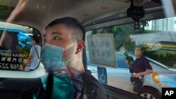 지난 6일 홍콩 국가보안법 위반으로 기소된 통잉킷씨가 법원에 도착했다. 