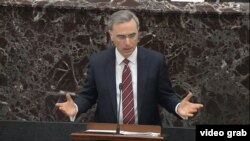Lider Trampovog pravnog tima Pet Sipoloni govori na suđenju u Senatu, 25. januar 2020