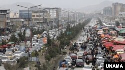 کابل کې ډیرې زیاتې ګڼې ګوڼې له امله د هوا د ککړتیا کچه ډیره لوړه ده.