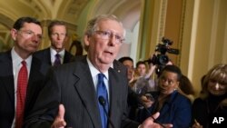 Senatda ozchilik sardori, respublikachi Mitch Makkonel 