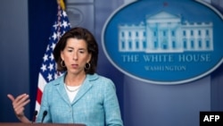 지나 레이몬도 미 상무장관이 백악관에서 브리핑하고 있다. (자료사진)