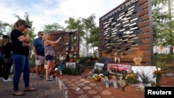 Monumen bagi para korban penembakan massal Las Vegas tahun 2017 (foto: dok). 