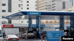 Pom bensin ADNOC di Abu Dhabi, Uni Emirat Arab.
