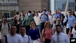 Restriktivne mere zbog koronavirusa ukinute su u Britaniji a dan stupanja odluke na snagu neki su nazvali "Danom slobode."