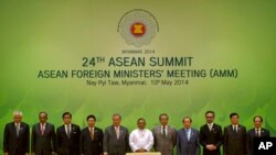 Para Menteri Luar Negeri dan perwakilan dari negara-negara anggota ASEAN di KTT ke-24 ASEAN di Naypyitaw, Myanmar (10/5).
