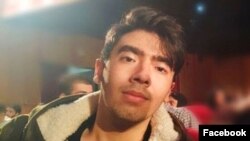 امیر محمد خالقی، دانشجوی رشتۀ مدیریت در دانشگاه تهران هفتۀ گذشته توسط دو مهاجم موترسایکل سوار توسط "اسلحۀ سرد" در نزدیکی این دانشگاه کشته شد.