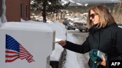 ภาพการใช้สิทธิ์ในการเลือกตั้งขั้นต้นสหรัฐฯ ในวัน 'ซูเปอร์ทิวส์เดย์' จากเมืองเบรเคนริดจ์ รัฐโคโลราโด 5 มี.ค. 2024