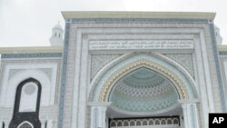 Hazrat Sulton masjidi, Ostona