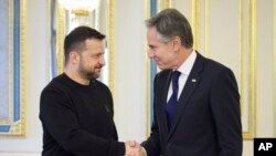 انتونی بلینکن، وزیر خارجۀ ایالات متحده و ولادمیر زیلینسکی، رییس جمهور اوکراین