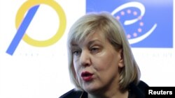 Dunja Mijatović, komesarska Savjeta Evrope za ljudska prava, na konferenciji za novinare u Sarajevu, decembar 2019. REUTERS/Dado Ruvić