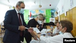 ნიკოლ ფაშინიანი საპარლამენტო არჩვევნებზე. 20 ივნისი, 2021.