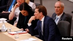 Sebastian Kurz, el dirigente más joven de Europa, se convirtió en el primer canciller austriaco en ser derrocado por una moción de censura, y también en el que cumplió un mandato más breve.