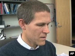 Purdue University mechanical engineering Professor Steve Wereley, who has followed the oil spill from the beginning, is the lead researcher for oilspillhub.org.