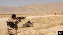 د خوست ولایت د سپیرې ولسوالۍ د ډیورنډ د کرښې په هغه غاړه کې د جنوبي او شمالي وزیرستان سره ګډ سرحد لري.