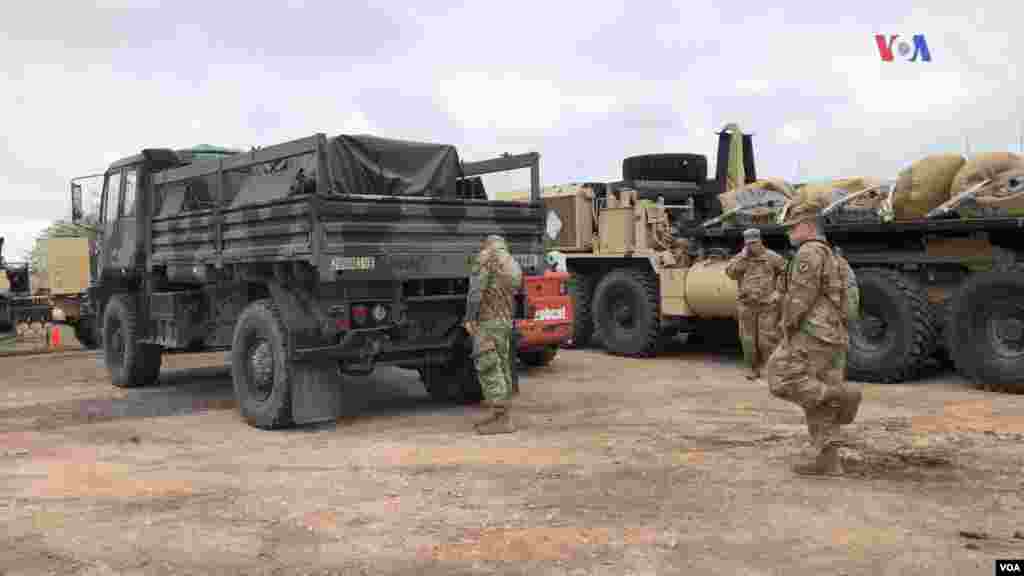 With the advance of at least three caravans of thousands of Central Americans who left Honduras weeks ago, the possibility of their arrival at the U.S. border could increase in coming days.&nbsp; Although some have abandoned the attempt and returned to their countries, thousands have continued to travel northward despite the deployment of U.S. troops.