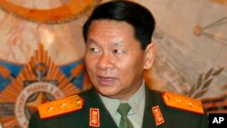 លោក​ឧត្តមសេនីយន៍​ទោ​ ដួងច័យ​ ពិជិត​ (Duongchai​ Pichit)​ រដ្ឋមន្រ្តី​ការពារ​ជាតិ​ឡាវ​