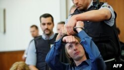 Le suspect Sergei W est accusé d'avoir mené l'attentat sur l'équipe de football de Dortmund, le 21 décembre 2017, devant les juges.