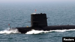 Tàu ngầm Trung Quốc tập trận trong vùng biển Hoàng Hải. 