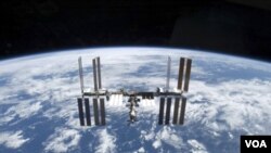 Seusai dengan tekad PM Vladimiri Putin agar Rusia menguasai bisnis antariksa, perusahaan Rusia Orbital Technologies, berencana meluncurkan hotel antariksa menjelang tahun 2016.