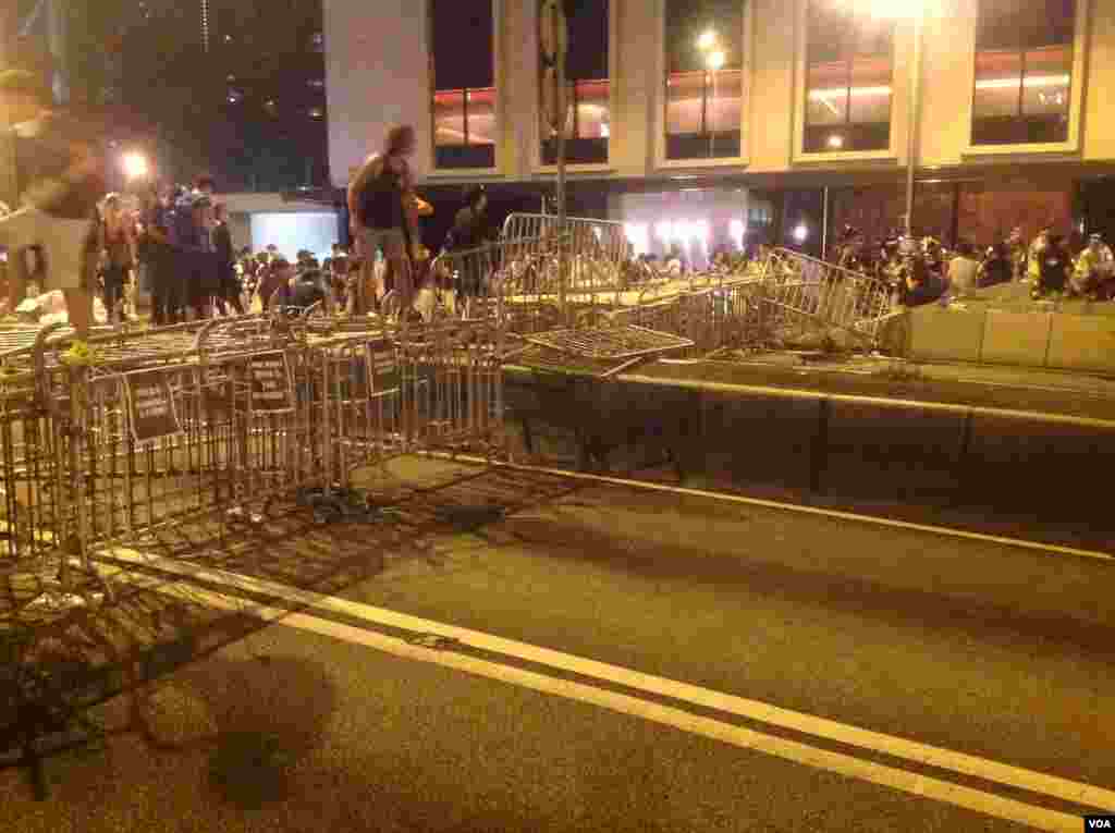 香港争真普选全民抗争星期二进入第3天（美国之音图片/海彦拍摄）