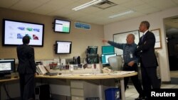 Presiden AS Barack Obama Pusat Badai Nasional di Miami (28/5). (Reuters/Kevin Lamarque)