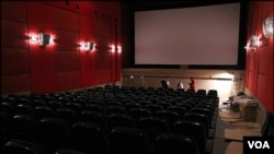 سالن های سینماهای ایران خالی از تماشاگران می شوند