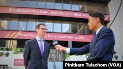 Michael McNally รองคณบดี คณะสาธารณสุขศาสตร์ ม.ฮาวาร์ด ให้สัมภาษณ์กับวีโอเอ ภาคภาษาไทย