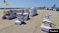 ۵.۳ تن کوکائین در آب‌های تنگه سیسیل توسط پلیس ایتالیا ضبط شد.