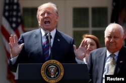 美国总统川普在白宫谈论为美国劳动者减税（2018年4月12日）