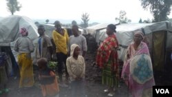 Des milliers de personnes déplacées vivent dans le camp de Mugunga 3, près de Goma, dans l'est de la République démocratique du Congo, 19 Avril 2015. (Nicholas Long / VOA)