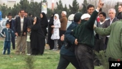 Təbrizdə Təbiyyət günündə tutulan üç fəalın 20 qamçı cəzası icra olunub