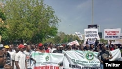 Daliban jami'o'in Najeriya yayin wata zanga zanga da suka yi a Abuja a 2018 (Twitter/@NANSNIG)