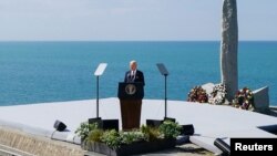 سخنرانی جو بایدن، رئیس جمهوری آمریکا، در کنار بنای یادبود تکاوران «پوینت دی هوک» جنگ جهانی دوم
