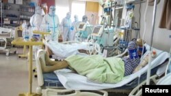 Pacijenti oboleli od koronavirusa u Opštoj bolnici u Novom Pazaru, Srbija, 15. marta 2021. (Foto: Rojters, Zorana Jevtić)