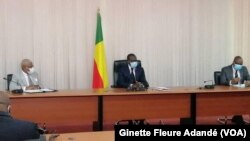 Rencontre du chef de l'État béninois Patrice Talon avec les partis politiques, à Cotonou, Bénin, le 7 juin 2020. (VOA/Ginette Fleure Adandé)