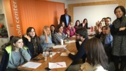 [뉴스풍경 오디오] 탈북민들 목소리 찾아주는 미국인들