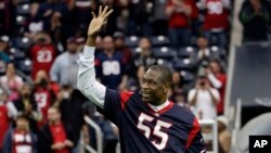 Pensiunan NBA Dikembe Mutombo akan menjadi salah satu pemimpin pelatihan bola basket di Kuba. (Foto: Dok)