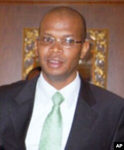 Januari Makamba, mwenyekiti wa kamati ya bunge la Tanzania ya madini na nishati