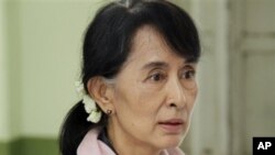 Pemimpin oposisi Birma, Aung San Suu Kyi, dalam kunjungannya ke Amerika akan bertemu Presiden Barack Obama, selain menerima penghargaan Medali Emas Kongres (foto: Dok).