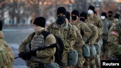 កងកម្លាំងឆ្មាំការពារជាតិចេញល្បាតនិងការពារសន្តិសុខនៅជុំវិញបរិវេណវិមានសភាសហរដ្ឋអាមេរិក ក្នុងរដ្ឋធានីវ៉ាស៊ីនតោន ថ្ងៃទី១៣ ខែមករា ឆ្នាំ២០២១។