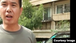 徐州老兵褚庆忠、常刚出车祸遇难前发出的照片显示被不明身份者（图片中男子）跟踪。（民生观察图片）