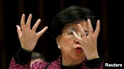 28일 스위스 제네바에서 열린 세계보건기구 WHO 이사회 회의에서 마거릿 찬 WHO 사무총장이 발언하고 있다.