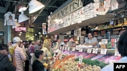 Customers at Pike Place's Fish Market