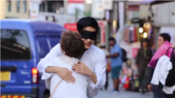 [뉴스풍경 오디오] 유튜버 탈북민 청년의 ‘프리 허그’