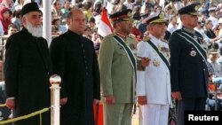 تجزیہ کاروں کے مطابق پاکستان کی سیاست میں فوج کا ہمیشہ عمل دخل رہا ہے۔