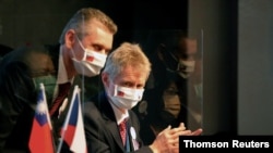 Ketua Senat Republik Ceko, Milos Vystrcil menyampaikan pidato di forum investasi, Taipei, Taiwan. (Foto: dok)