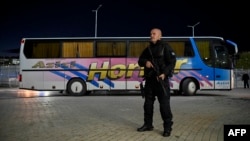  پلیس کوزوو در اطراف ورزشگاه